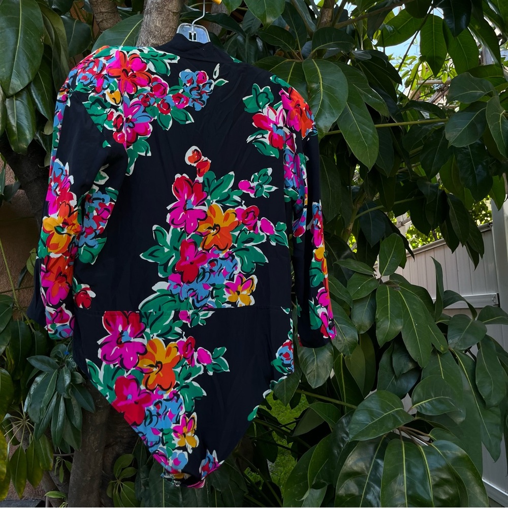 Vintage 80’s ESCADA black bodysuit with colorful floral detailing&shoulder pads - Picture 6 of 10